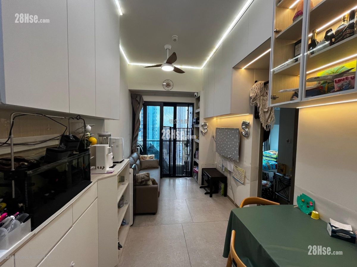 Kennedy 38 Sell 3 Bedrooms , 1 Bathroom 456 ft² ( 42.4 m² )