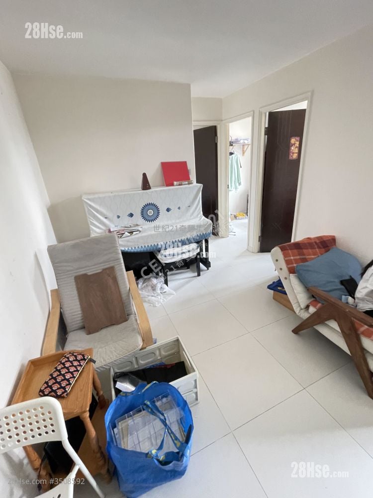 Yiu On Estate Rental 3 Bedrooms , 1 Bathroom 544 ft² ( 50.5 m² )