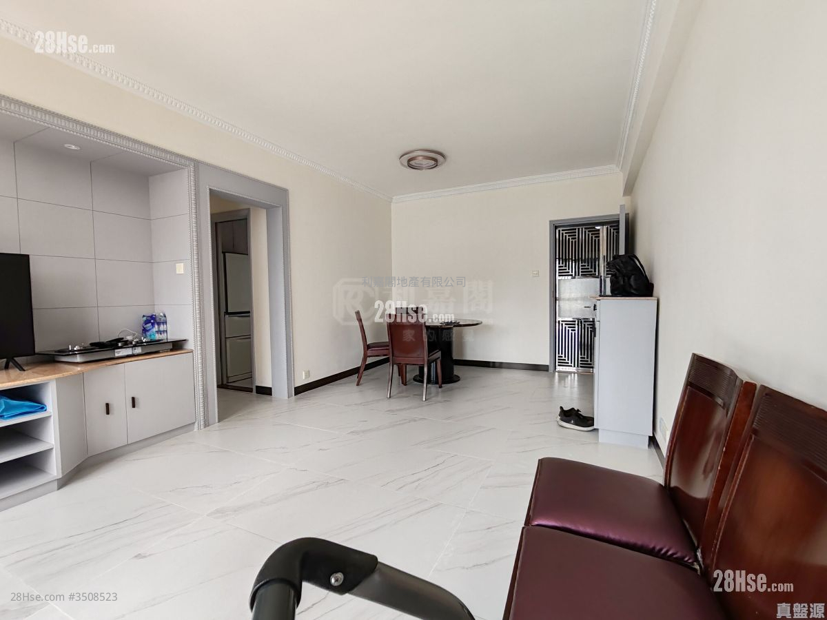 Shatin Plaza Sell 3 Bedrooms 836 ft² ( 77.7 m² )