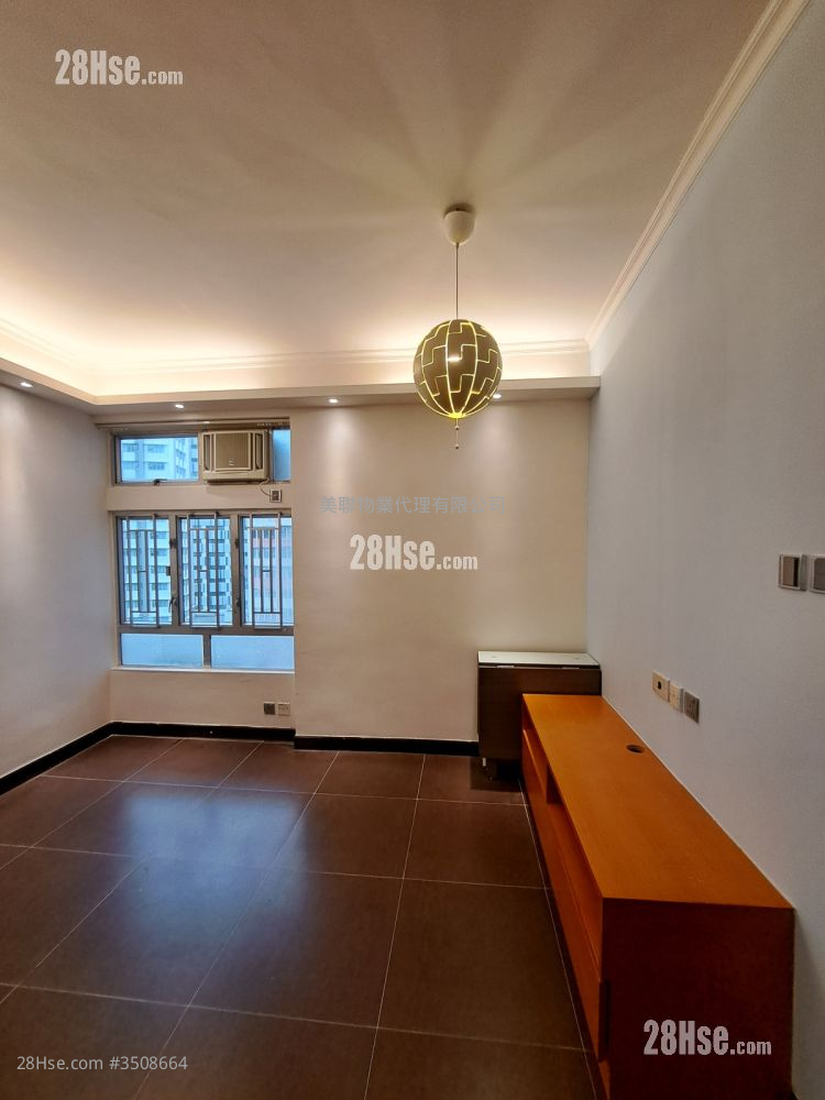Tsuen Cheong Centre Sell 2 Bedrooms , 1 Bathroom 316 ft² ( 29.4 m² )