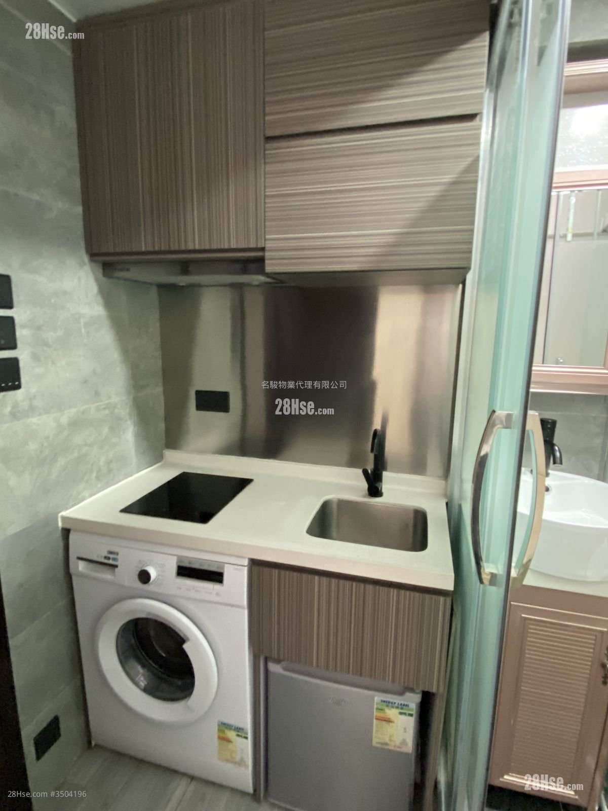 Diamond Mansion Rental Studio , 1 Bathroom 140 ft² ( 13.0 m² )