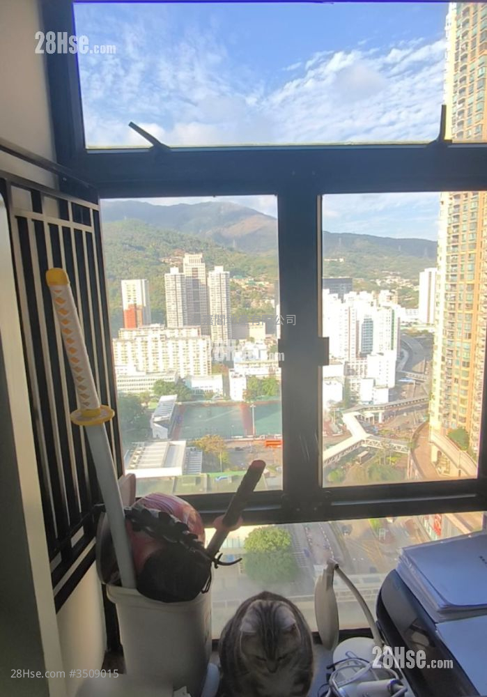 Skyline Plaza Sell 3 Bedrooms , 1 Bathroom 530 ft² ( 49.2 m² )