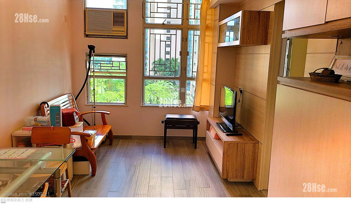 Tung Yuk Court Sell 3 Bedrooms 650 ft² ( 60.4 m² )