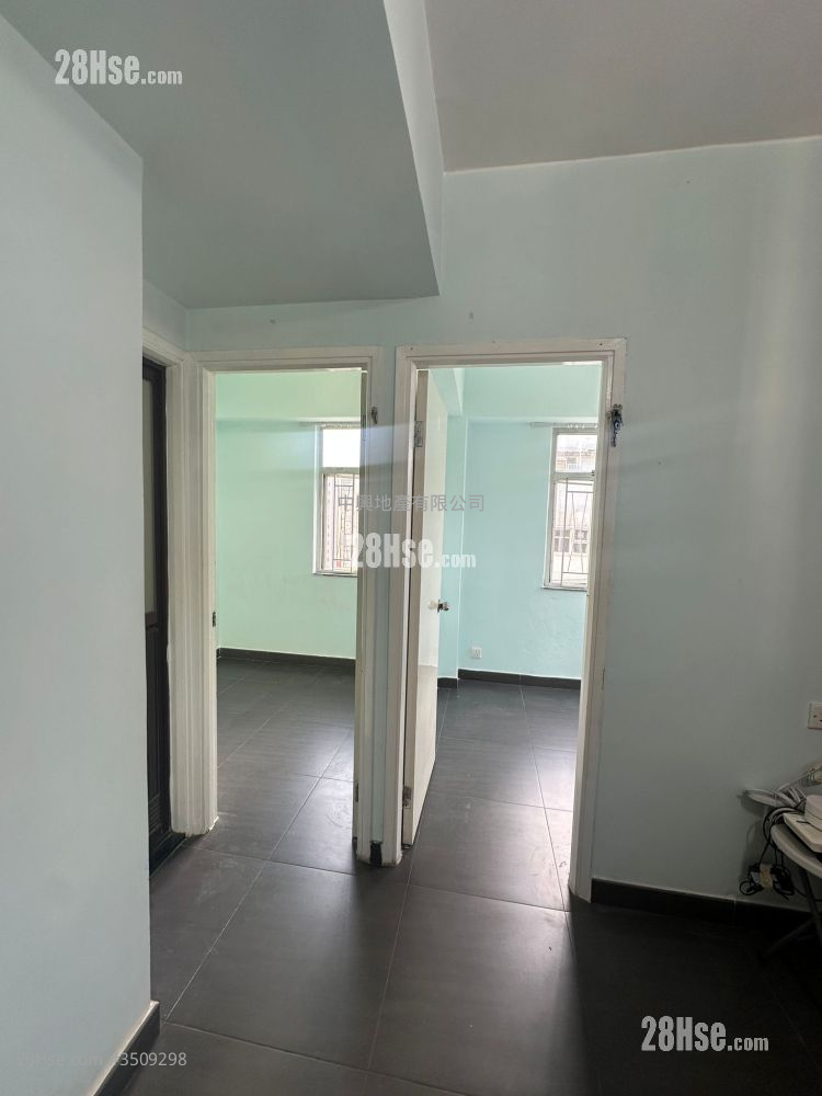 Kam Chung Building Sell 1 Bedroom , 1 Bathroom 356 ft² ( 33.1 m² )