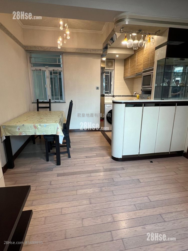 Fair Way Garden Rental 2 Bedrooms , 1 Bathroom 352 ft² ( 32.7 m² )