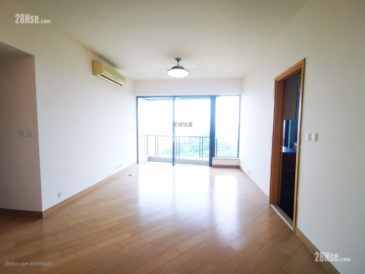 Aria Rental 4 Bedrooms , 2 Bathrooms 1,160 ft² ( 107.8 m² )
