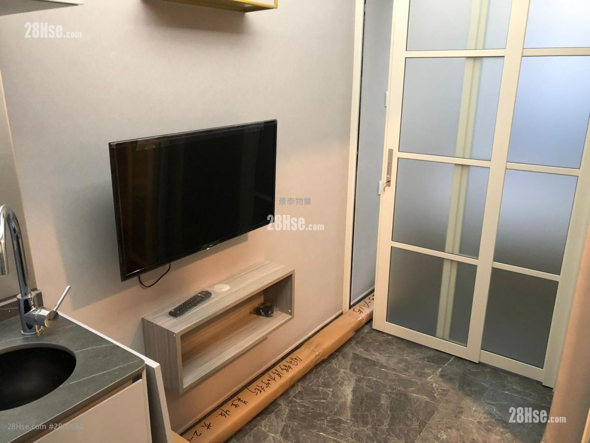 Cleveland Mansion Rental Studio , 1 Bathroom 190 ft² ( 17.7 m² )