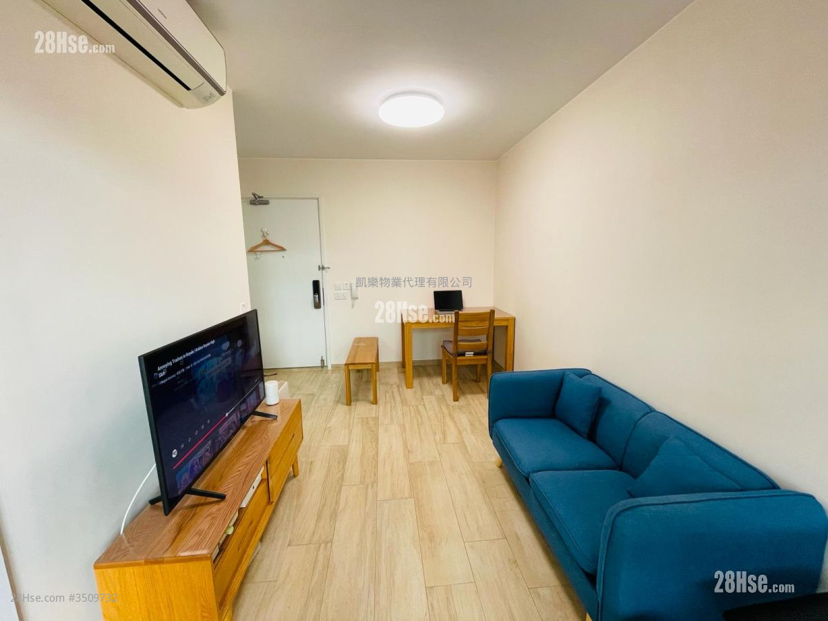 Choi Hing Court Sell 2 Bedrooms , 1 Bathroom 379 ft² ( 35.2 m² )