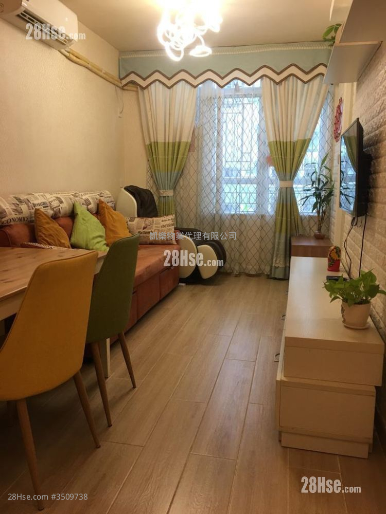 Sheung Chui Court Sell 2 Bedrooms , 1 Bathroom 439 ft² ( 40.8 m² )