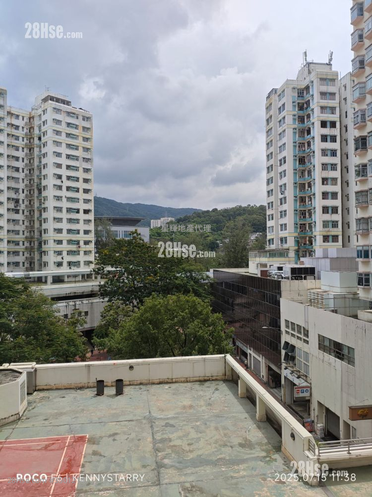 Wealthy Garden Sell 2 Bedrooms , 1 Bathroom 313 ft² ( 29.1 m² )