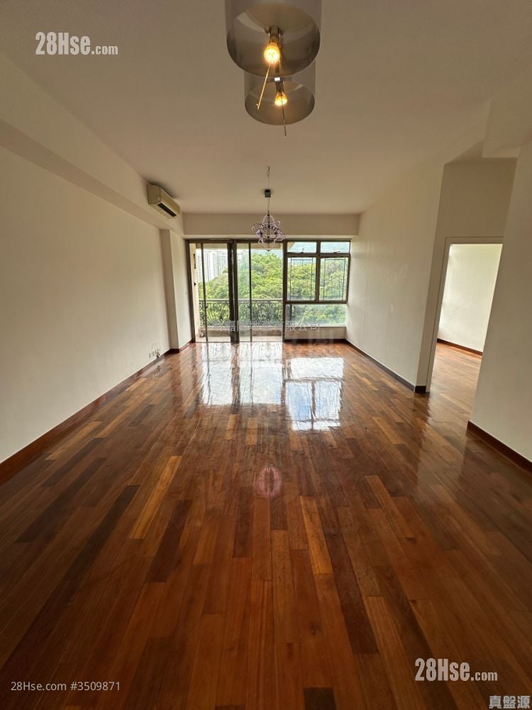 The Great Hill Sell 4 Bedrooms 1,552 ft² ( 144.2 m² )
