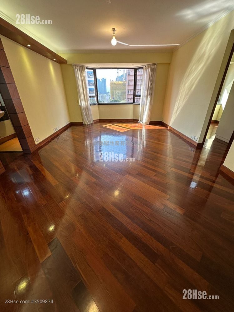 Hill Lodge Sell 3 Bedrooms 1,013 ft² ( 94.1 m² )