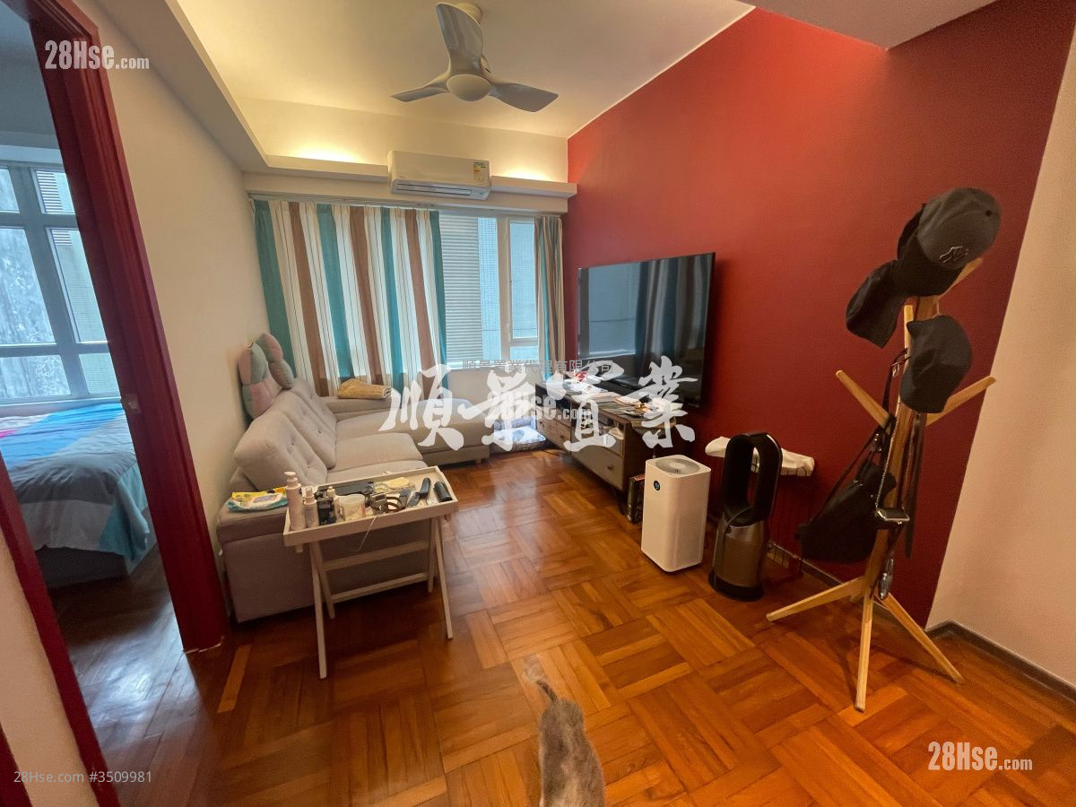 Glory Court Sell 2 Bedrooms , 2 Bathrooms 593 ft² ( 55.1 m² )
