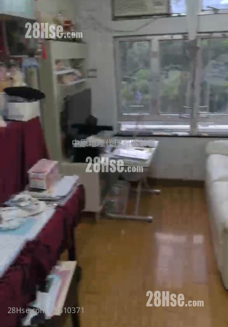 Yee Nga Court Sell 2 Bedrooms 401 ft² ( 37.3 m² )