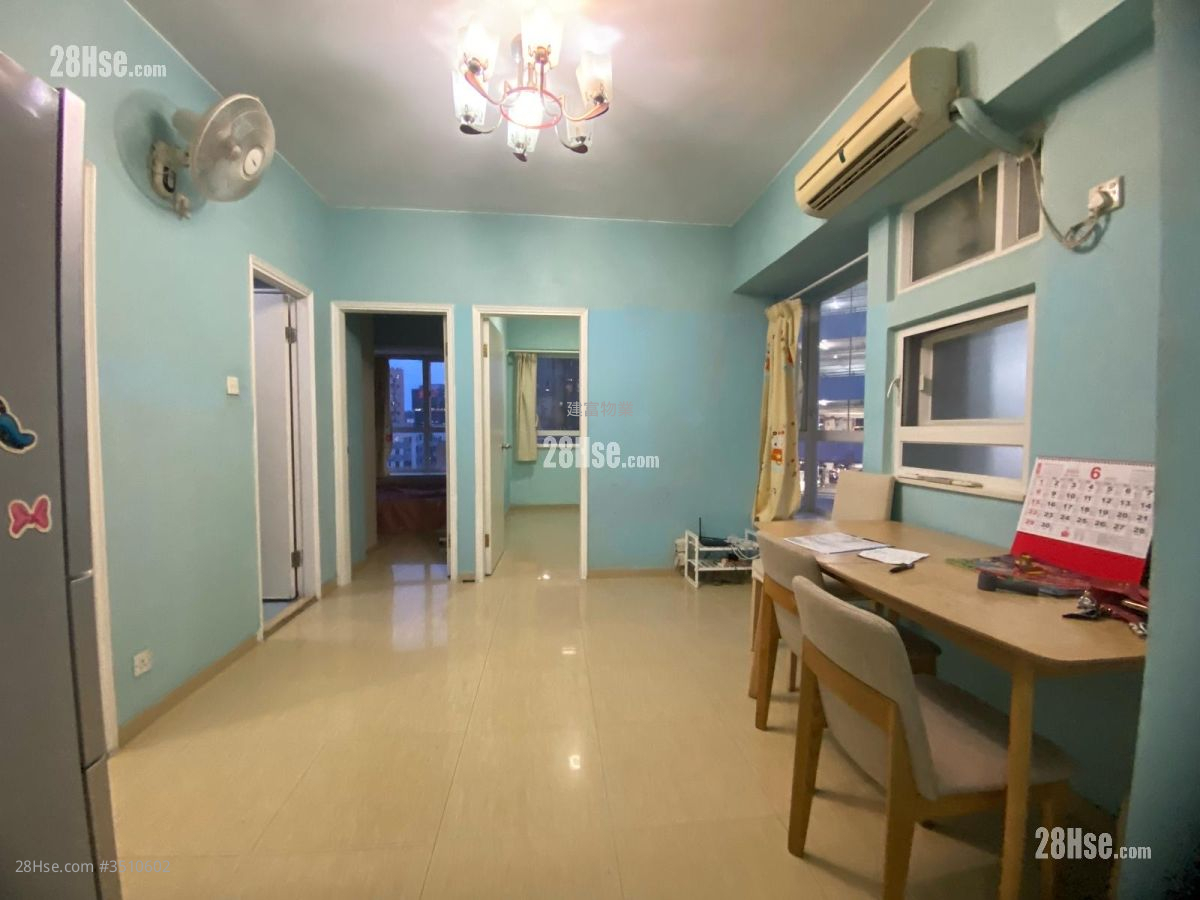 Shun Fat Building Sell 2 Bedrooms , 1 Bathroom 397 ft² ( 36.9 m² )