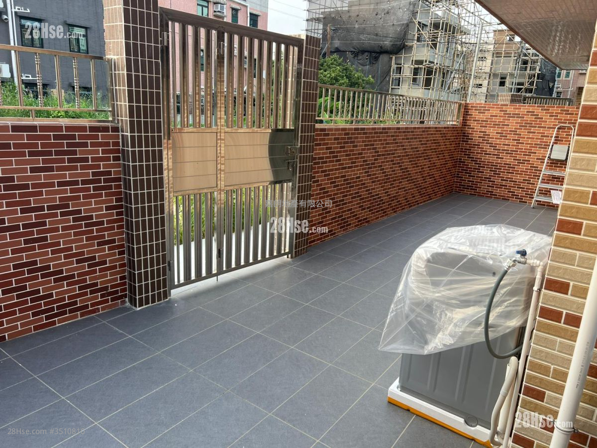 Village Rental 3 Bedrooms , 2 Bathrooms 630 ft² ( 58.5 m² )
