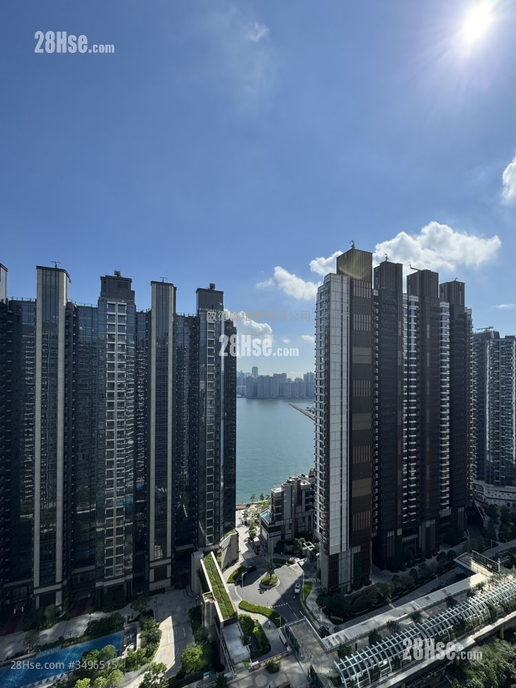 One Victoria Rental 1 Bedroom , 1 Bathroom 330 ft² ( 30.7 m² )
