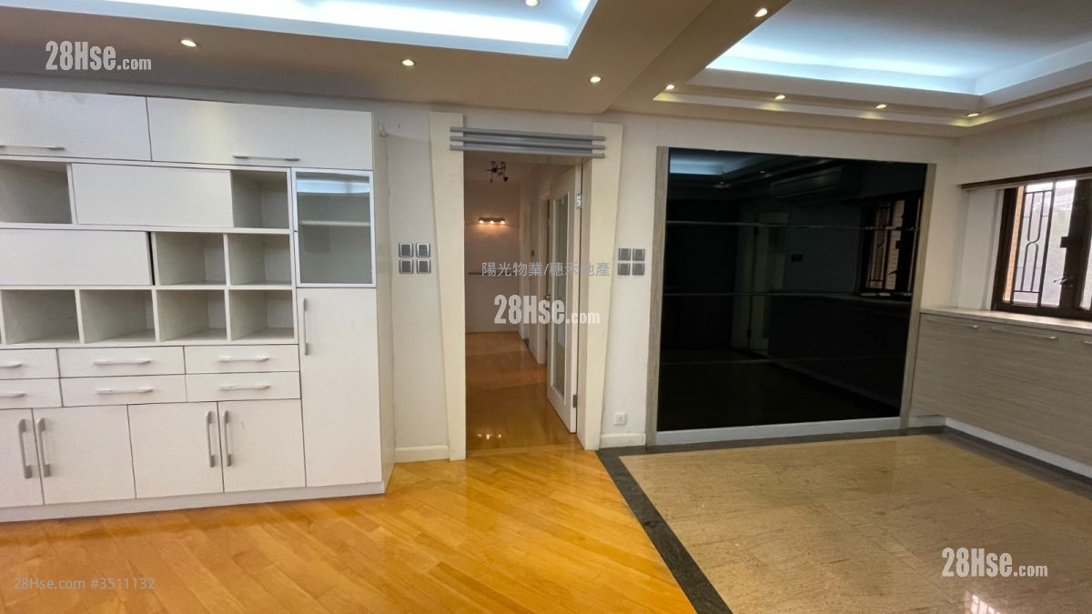 Shatin 33 Sell 4 Bedrooms , 3 Bathrooms 1,492 ft² ( 138.6 m² )