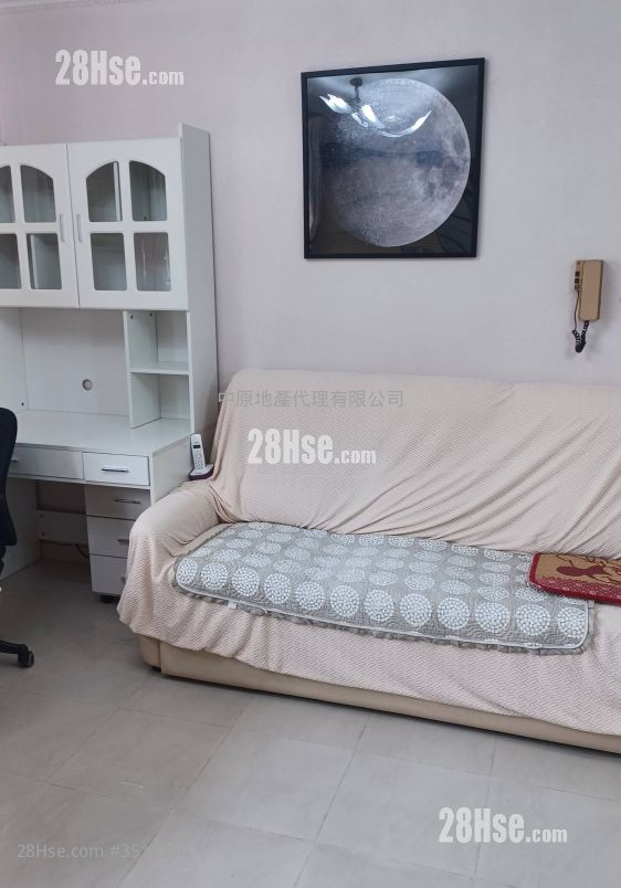 Serene Garden Rental 2 Bedrooms , 1 Bathroom 484 ft² ( 45.0 m² )