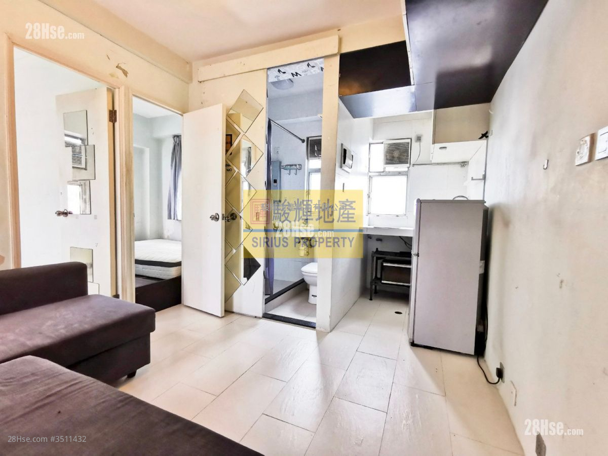 Shun Fung Building Sell 2 Bedrooms , 1 Bathroom 246 ft² ( 22.9 m² )