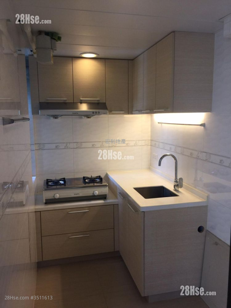 New Jade Garden Rental 3 Bedrooms , 1 Bathroom 523 ft² ( 48.6 m² )
