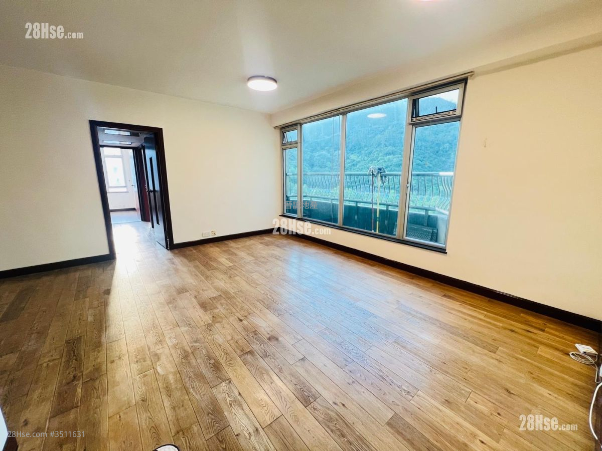 Hong Kong Garden Rental 3 Bedrooms , 2 Bathrooms 725 ft² ( 67.4 m² )