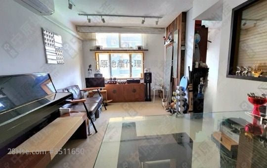 Yee Tsui Court Sell 2 Bedrooms , 1 Bathroom 449 ft² ( 41.7 m² )