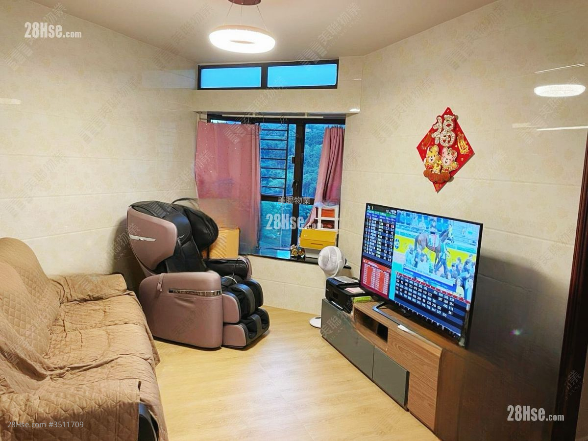 New Town Plaza Sell 3 Bedrooms , 2 Bathrooms 640 ft² ( 59.5 m² )