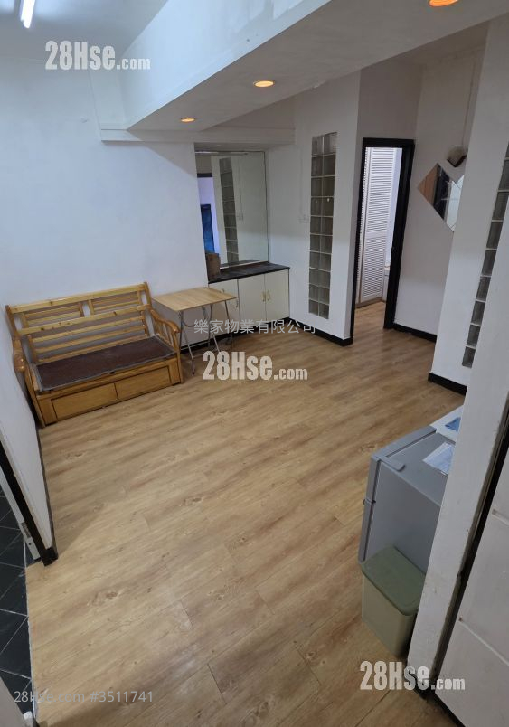 Yue Yee Mansion Rental 3 Bedrooms , 1 Bathroom 462 ft² ( 42.9 m² )