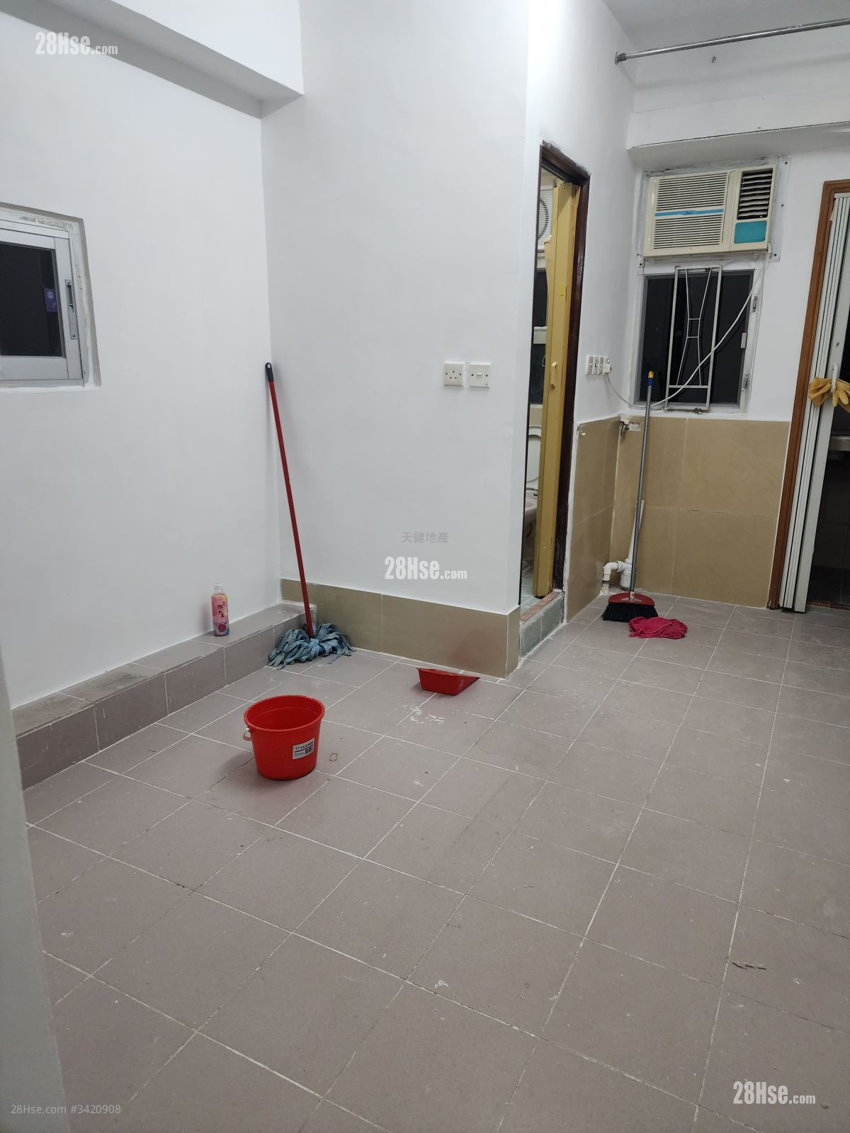 No. 74 Oak Street Rental Studio , 1 Bathroom 160 ft² ( 14.9 m² )
