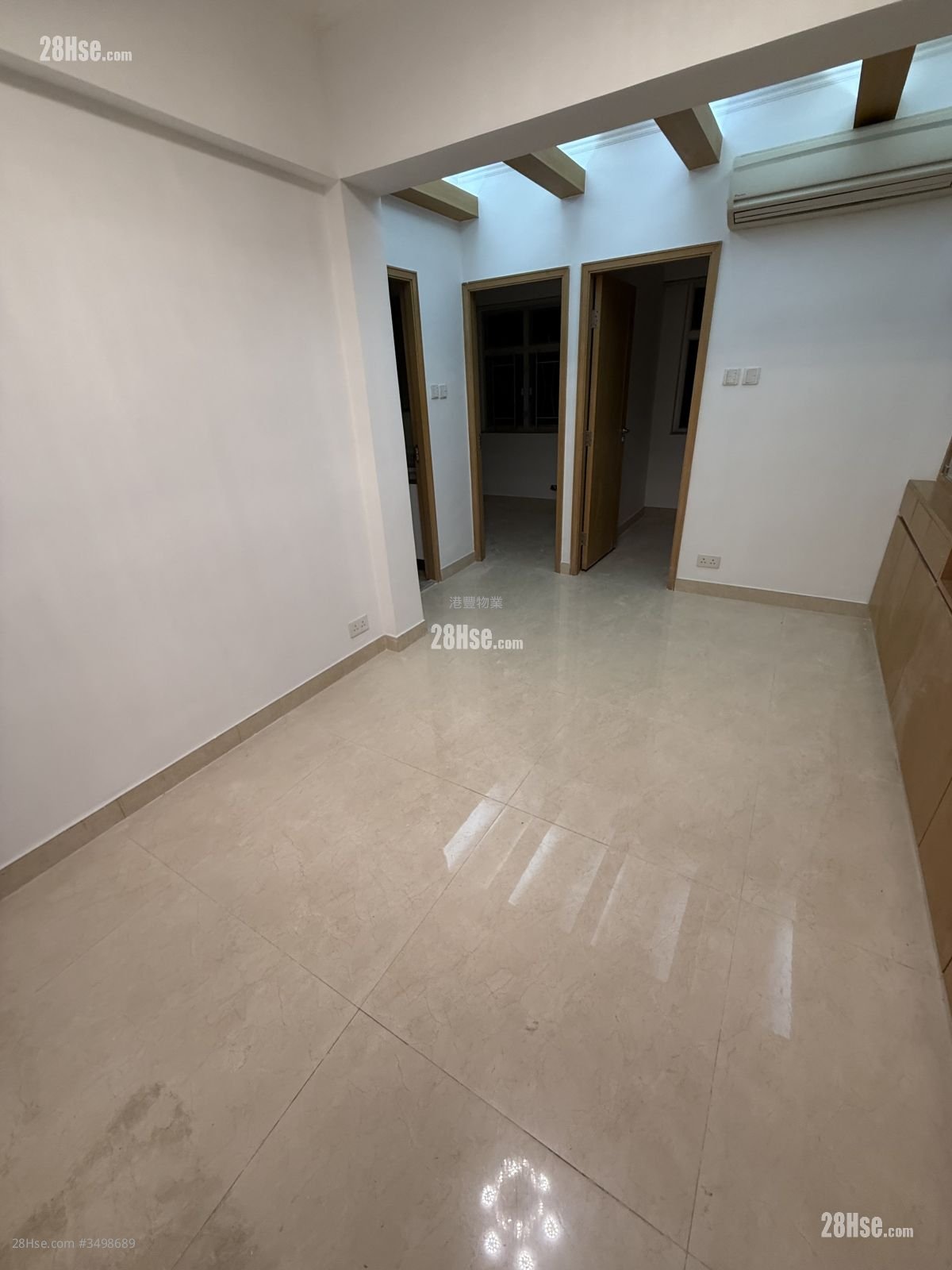Fort Mansion Rental 2 Bedrooms , 1 Bathroom 366 ft² ( 34.0 m² )