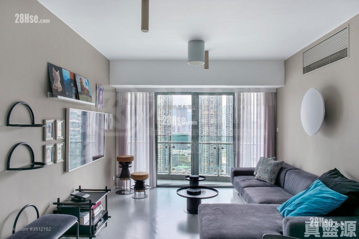 The Harbourside Sell 3 Bedrooms 1,051 ft² ( 97.6 m² )