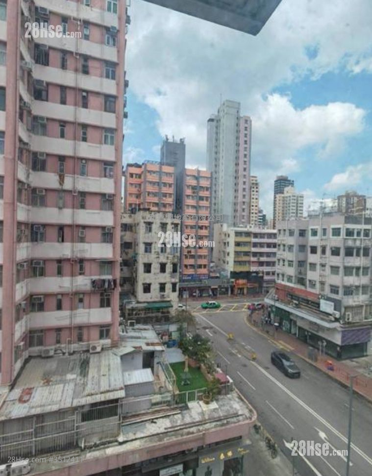 Kam On Building Sell 2 Bedrooms 386 ft² ( 35.9 m² )