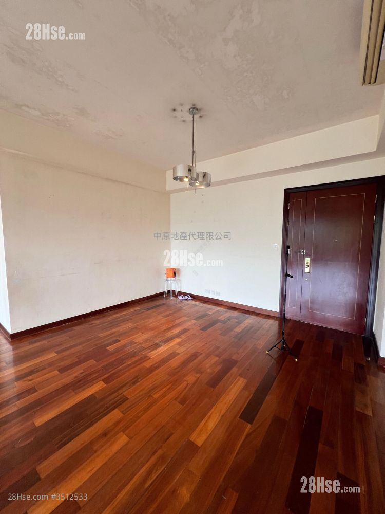 The Great Hill Sell 4 Bedrooms , 3 Bathrooms 1,554 ft² ( 144.4 m² )