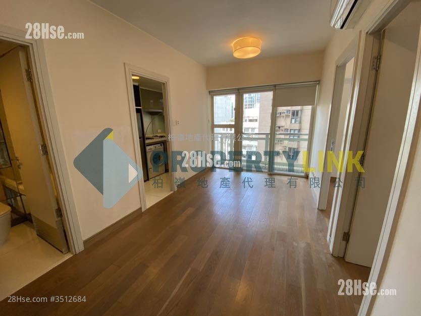 Centre Stage Sell 2 Bedrooms , 1 Bathroom 400 ft² ( 37.2 m² )