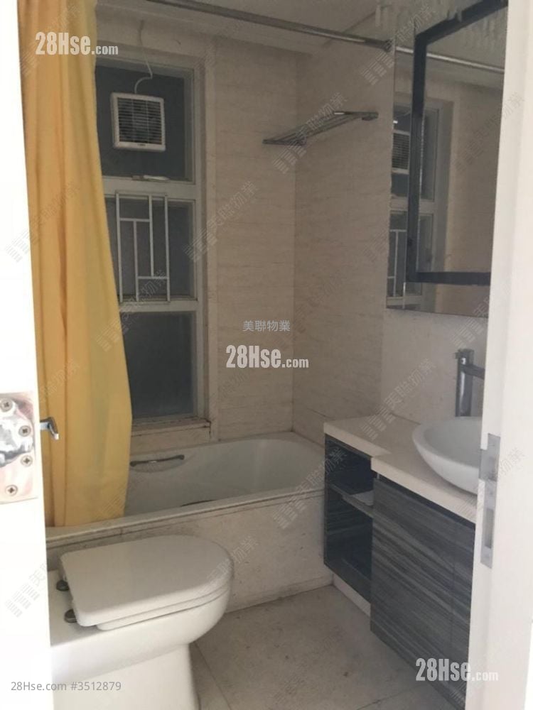 Festival City Rental 3 Bedrooms , 2 Bathrooms 688 ft² ( 63.9 m² )
