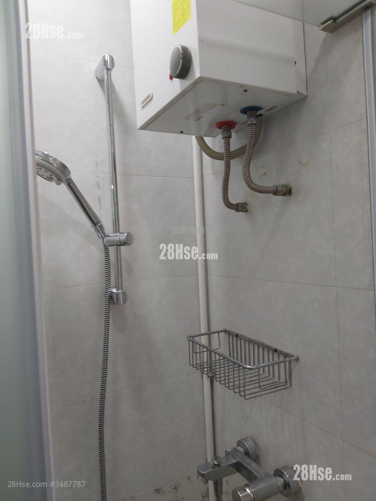 Luen Hong Apartments Rental 2 Bedrooms , 1 Bathroom 358 ft² ( 33.3 m² )