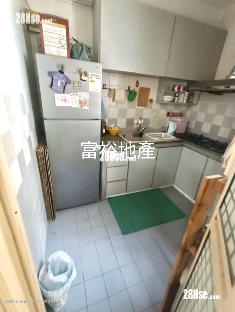 Hongway Garden Sell 2 Bedrooms , 1 Bathroom 380 ft² ( 35.3 m² )