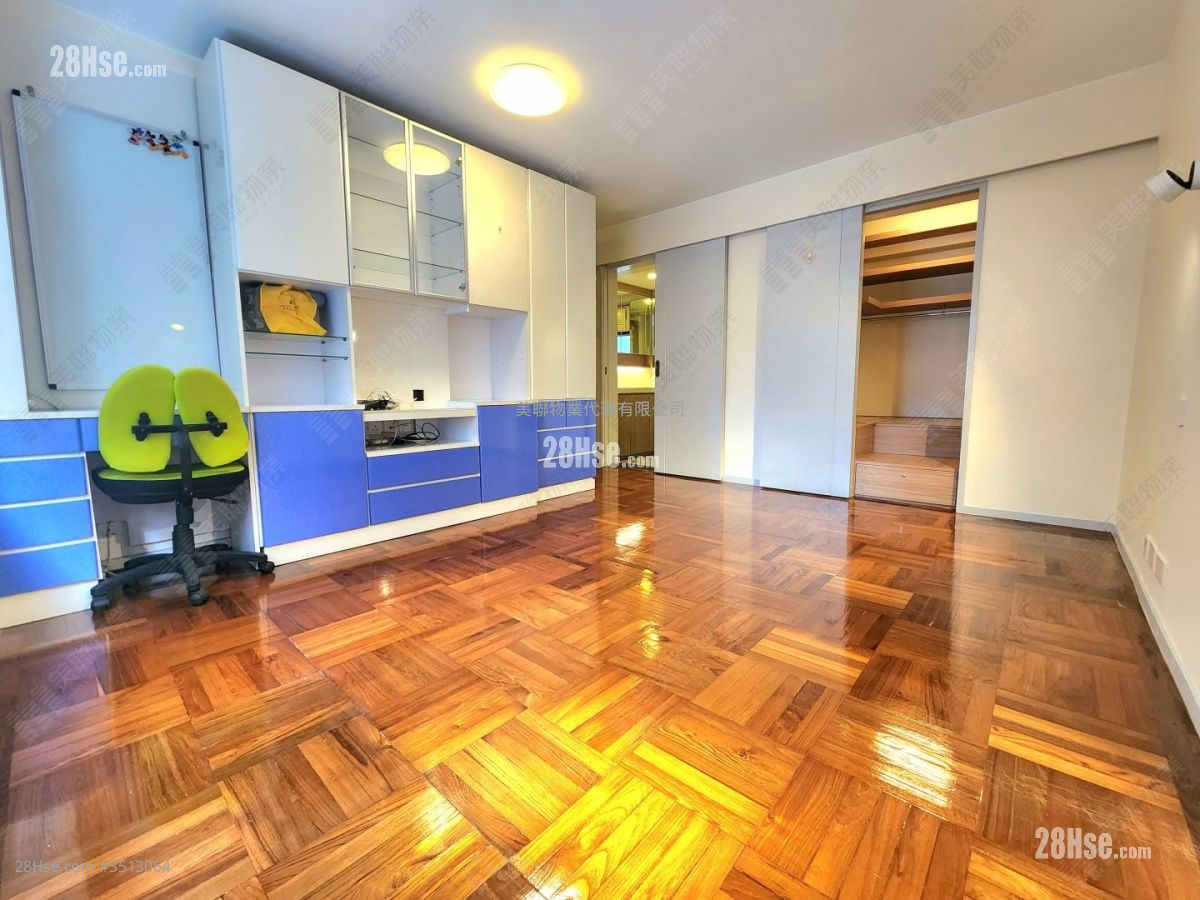 Beverly Villas Sell 3 Bedrooms , 3 Bathrooms 1,212 ft² ( 112.6 m² )