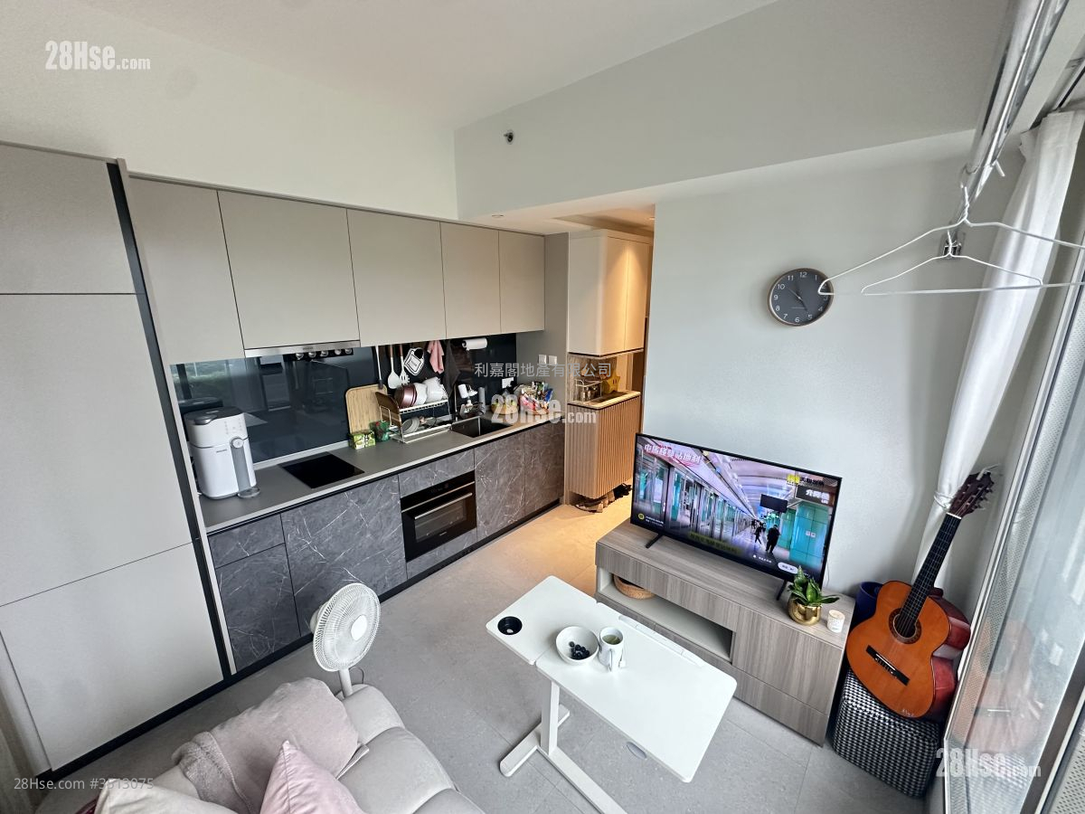 Grand Jeté Sell 1 Bedroom , 1 Bathroom 266 ft² ( 24.7 m² )