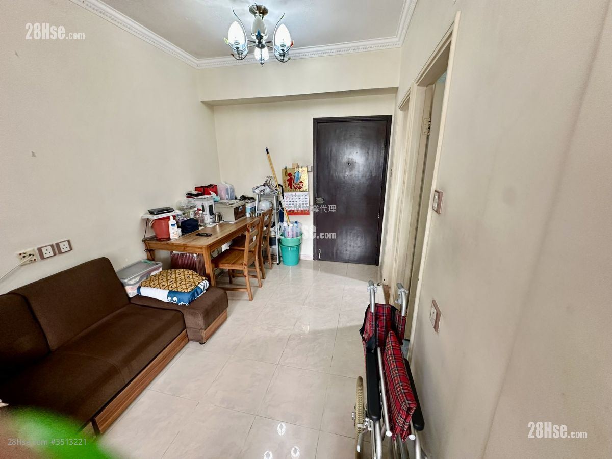 Smithfield Court Sell 1 Bedroom , 1 Bathroom 302 ft² ( 28.1 m² )