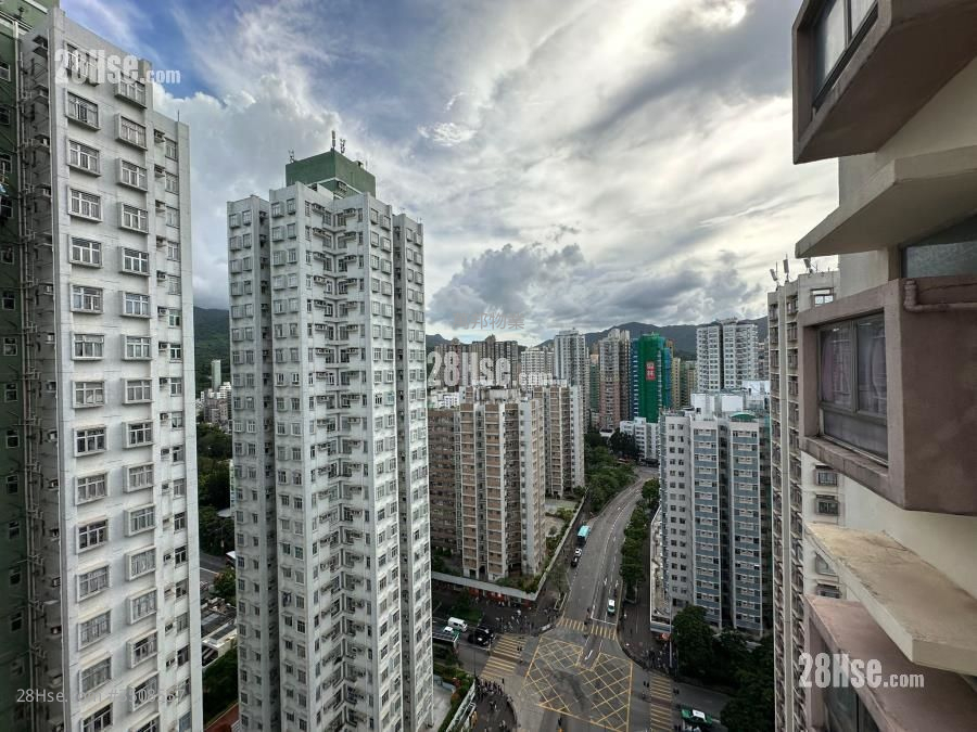 Jade Plaza Rental 262 ft² ( 24.3 m² )