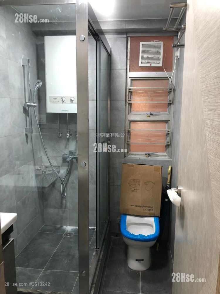 Midland Centre Rental 2 Bedrooms , 1 Bathroom 336 ft² ( 31.2 m² )