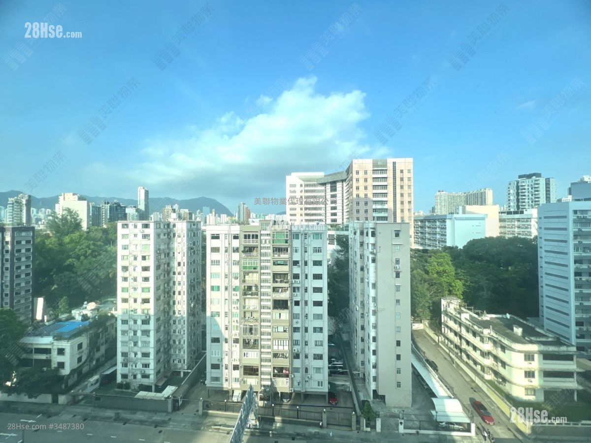 Grand Excelsior Sell 2 Bedrooms , 2 Bathrooms 640 ft² ( 59.5 m² )