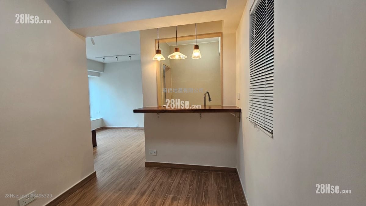 Rich View Terrace Rental 2 Bedrooms , 1 Bathroom 392 ft² ( 36.4 m² )