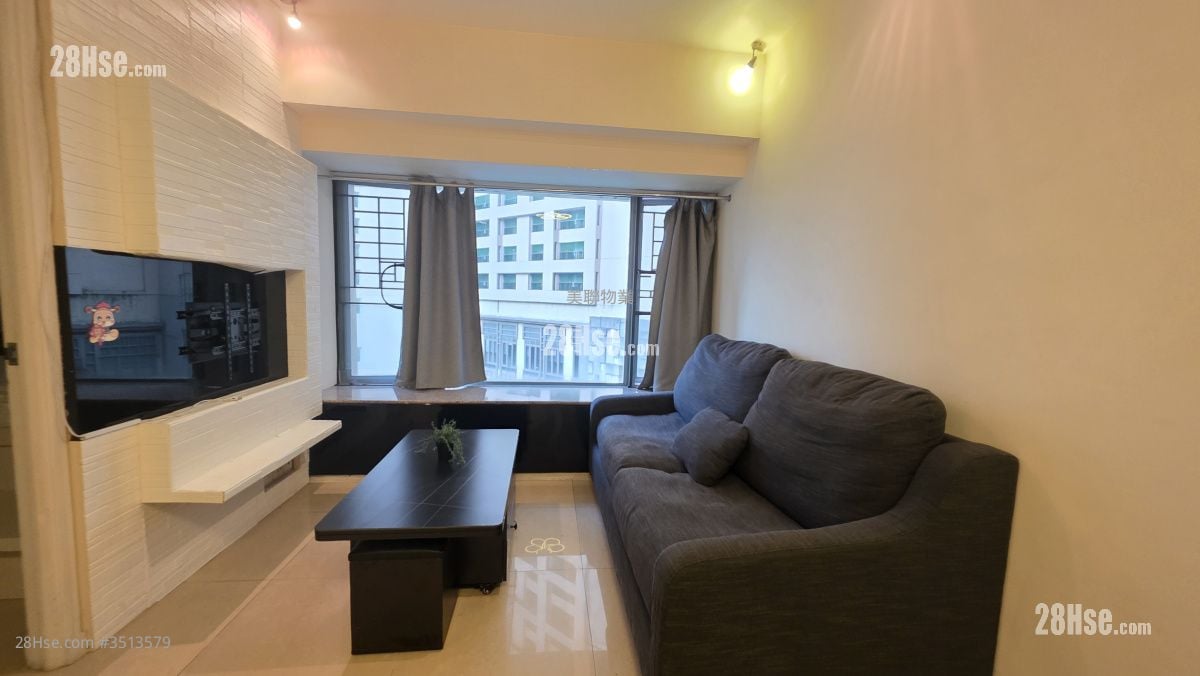 Rambler Crest Rental 2 Bedrooms , 1 Bathroom 451 ft² ( 41.9 m² )