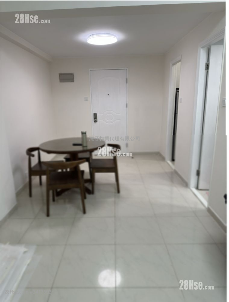 On Hing Mansion Rental 3 Bedrooms , 1 Bathroom 524 ft² ( 48.7 m² )