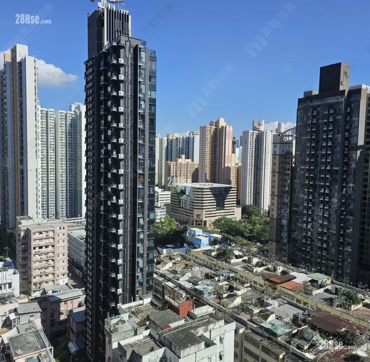 One New York Sell 1 Bedroom 241 ft² ( 22.4 m² )