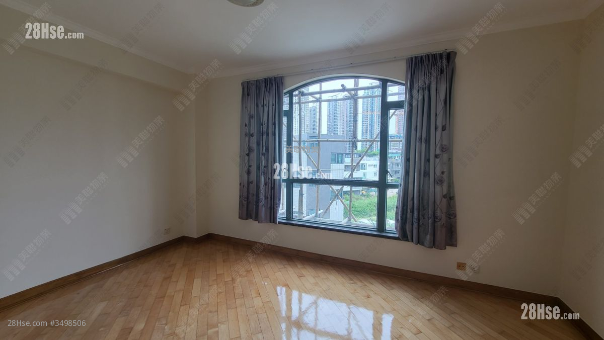 Belair Villa Sell 5+ Bedrooms , 3 Bathrooms 2,150 ft² ( 199.7 m² )