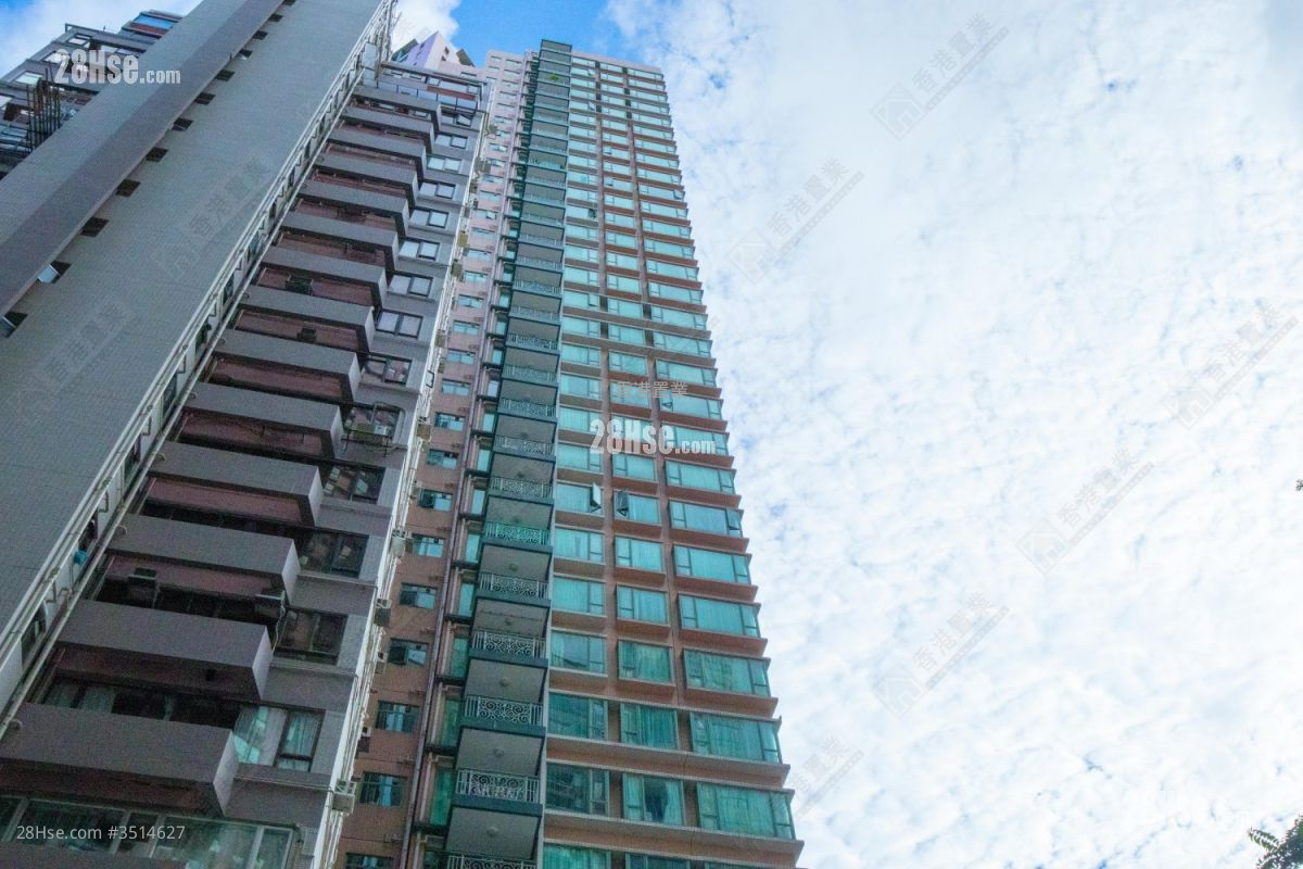 Bon-Point Rental 3 Bedrooms , 2 Bathrooms 839 ft² ( 77.9 m² )